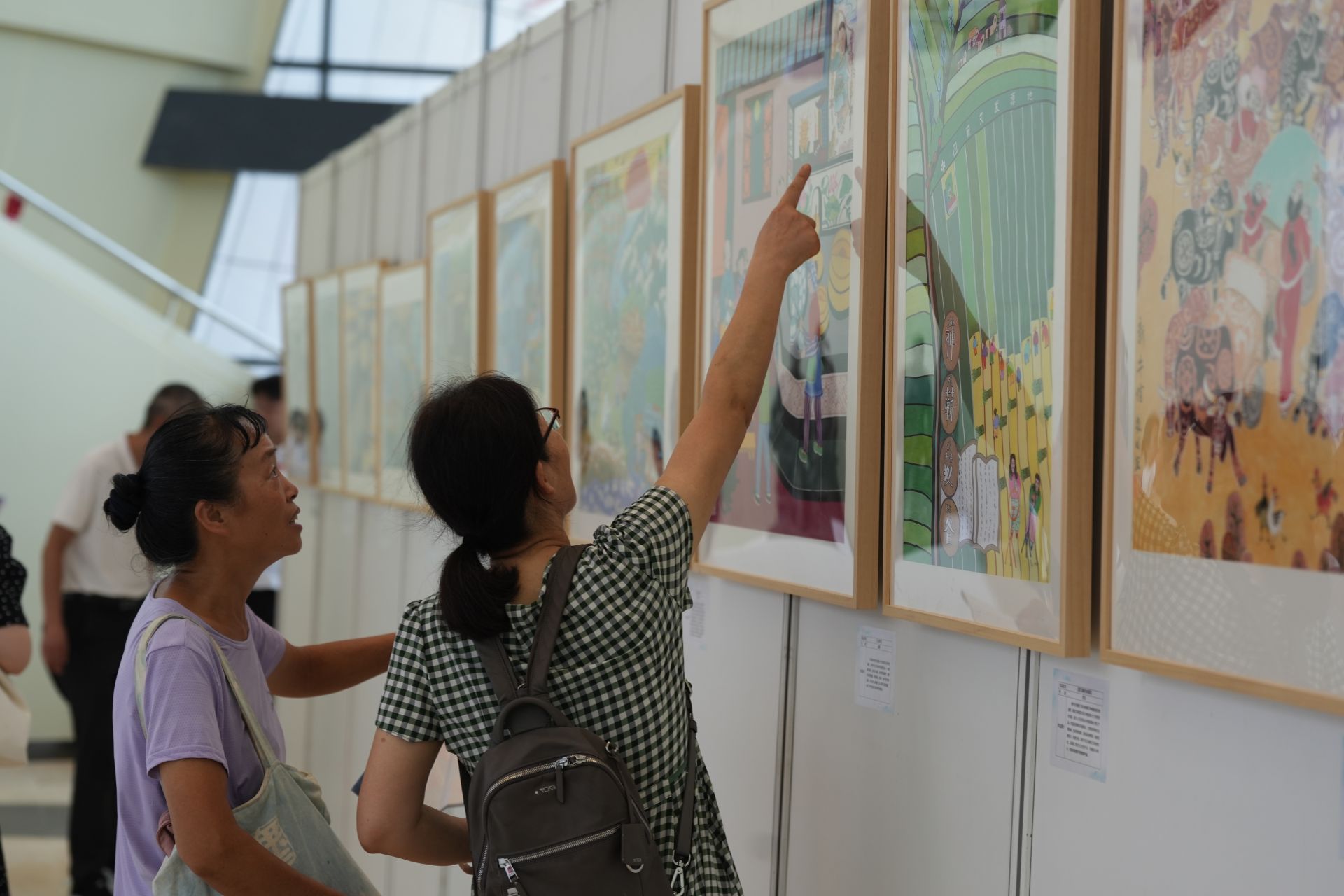 放下鋤頭拿起畫筆，黃岡有“畫”說文藝創作